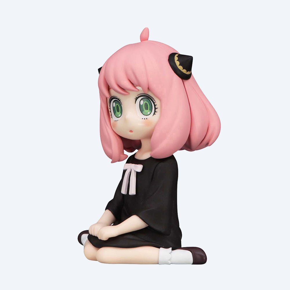 Spy x Family Anya Forger Sitting on the Floor Noodle Stopper Figure
