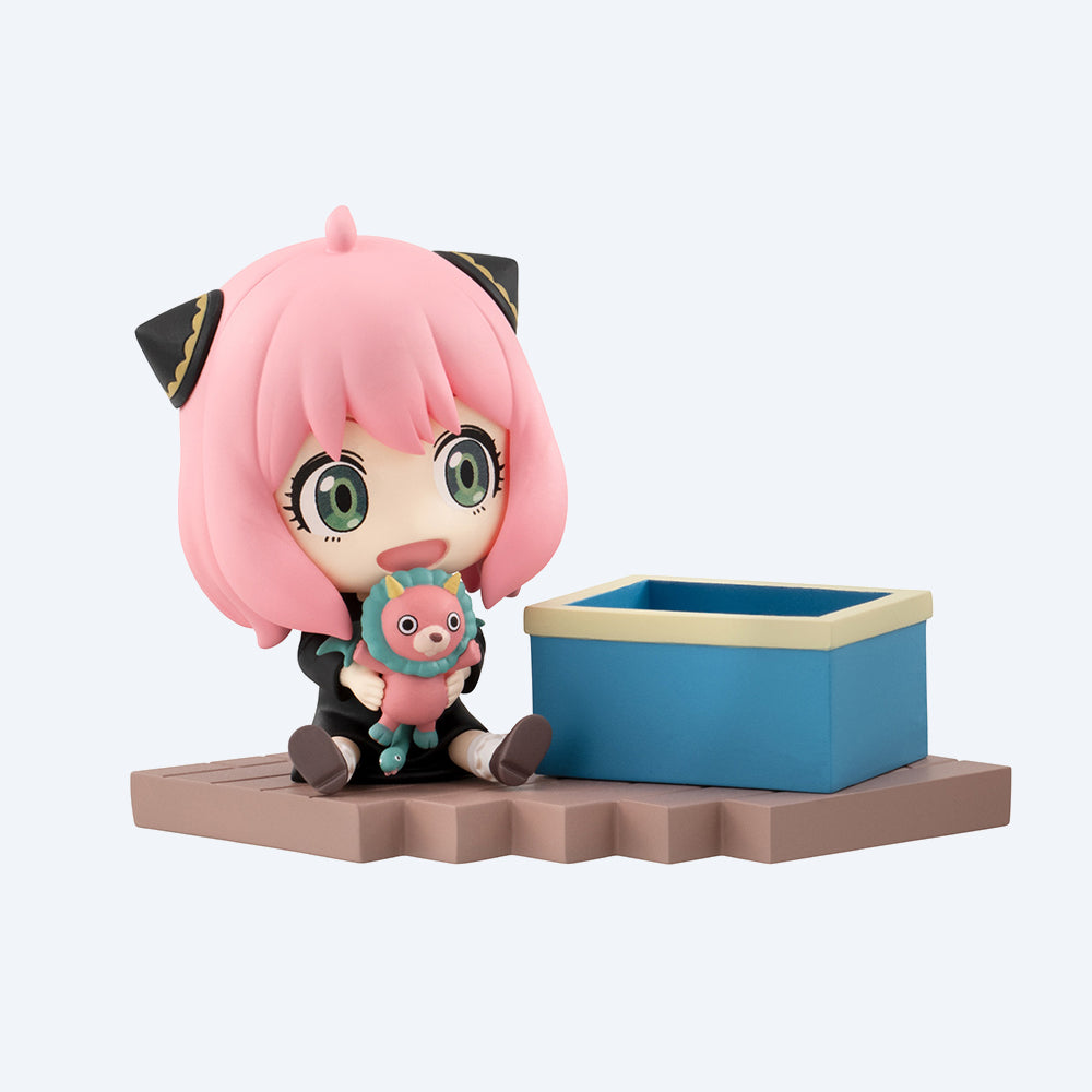 SPY x FAMILY Anya Forger Hold Figure
