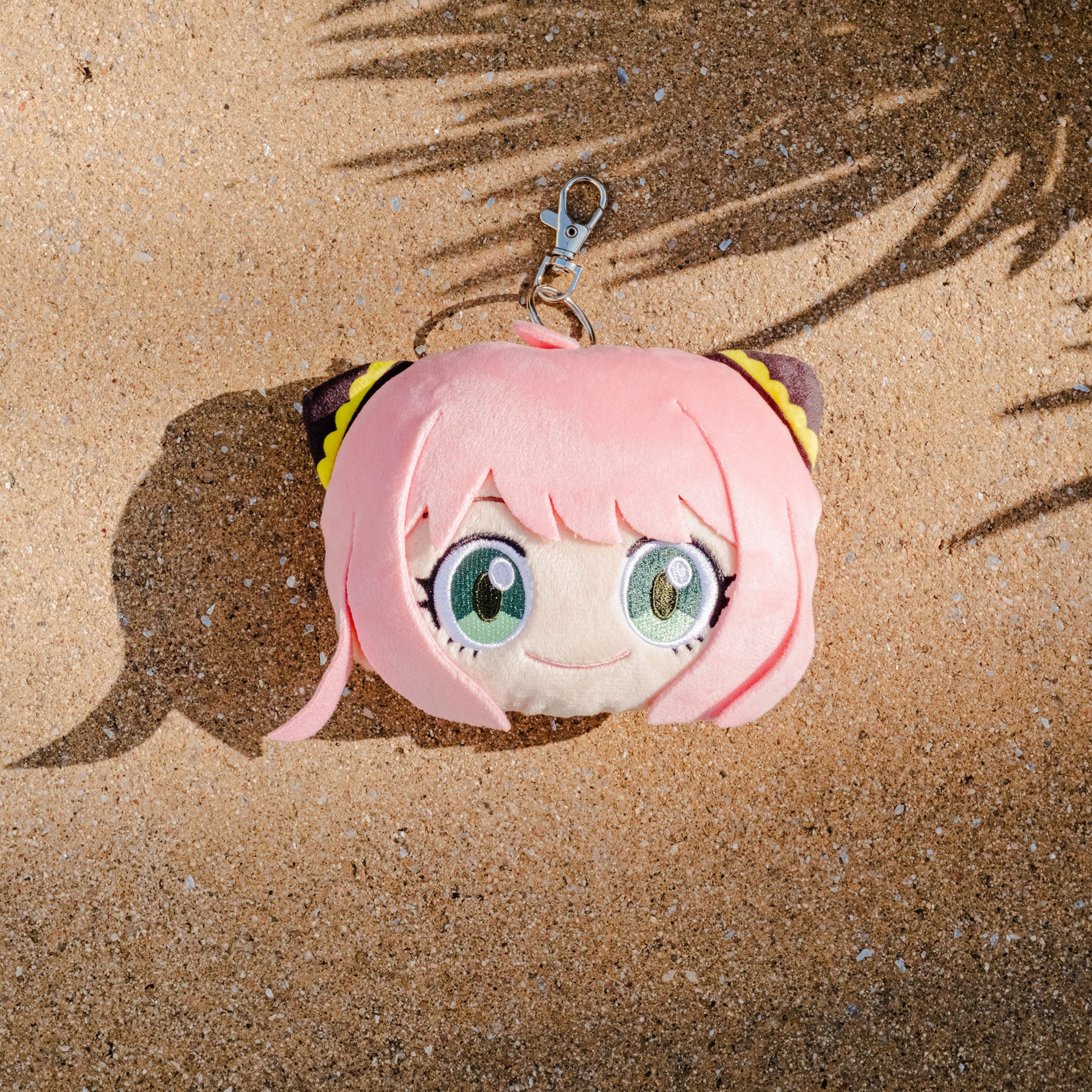 Spy x Family Anya Forger Face-Shaped Pass Case with Reel