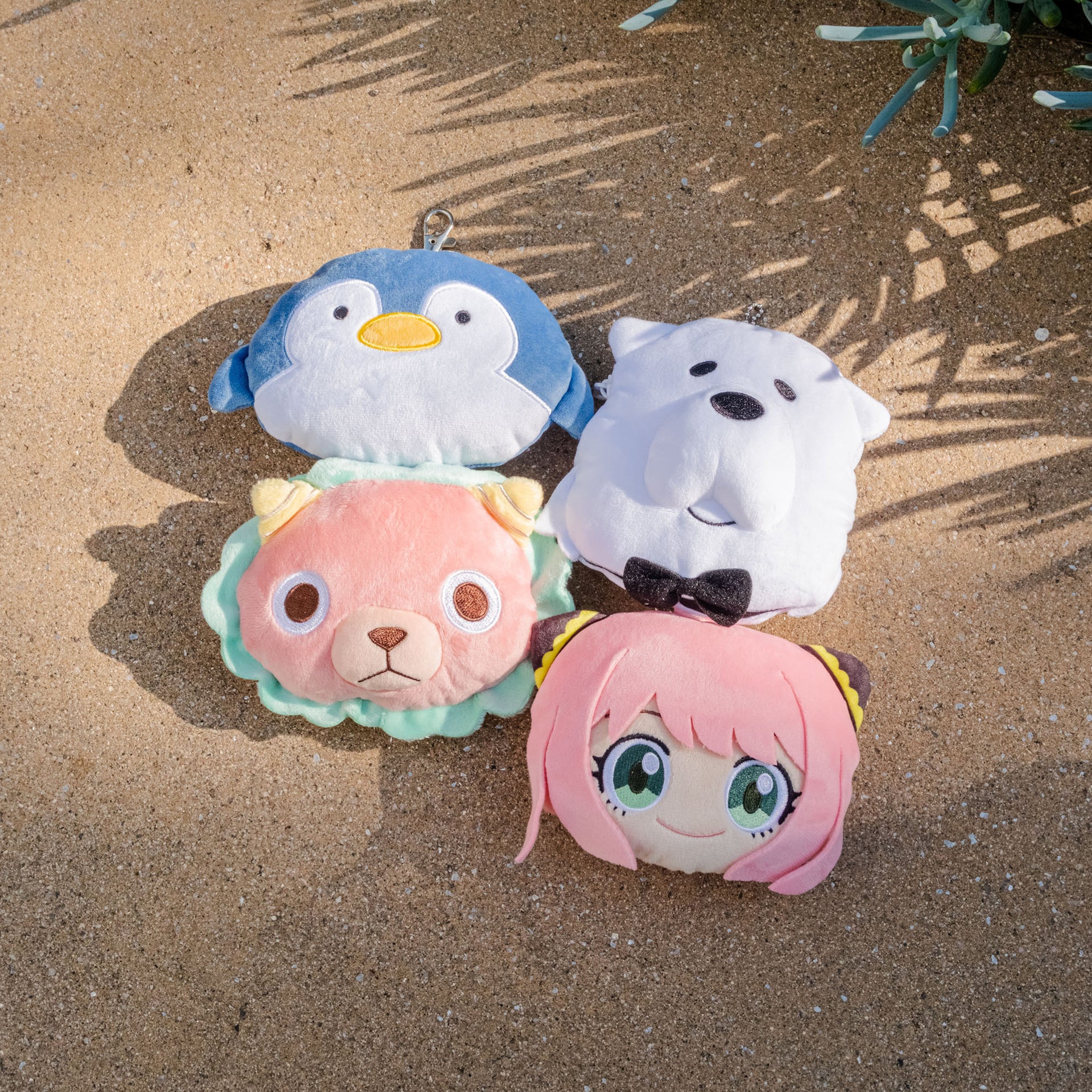 Spy x Family Penguin Face-Shaped Pass Case with Reel