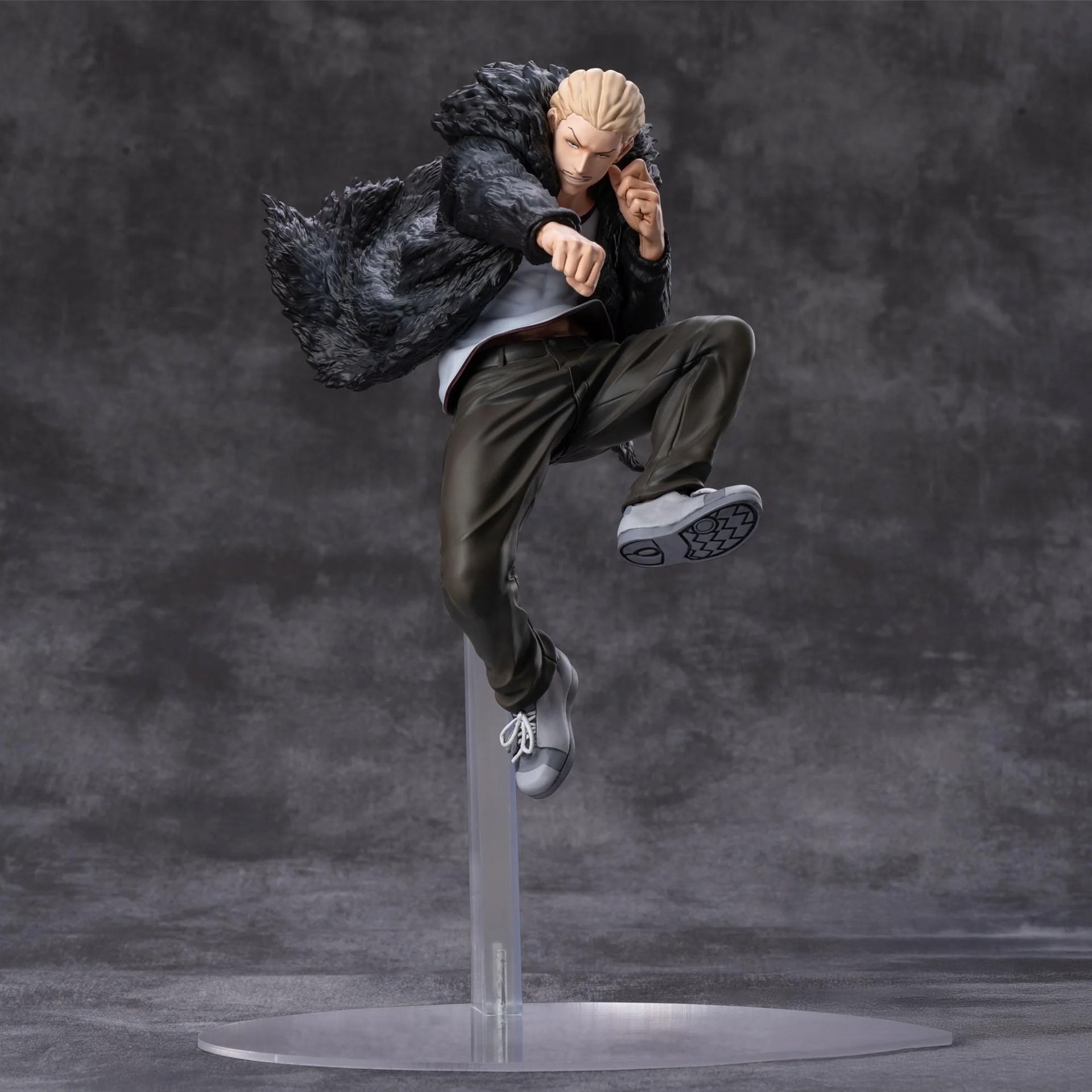 Kinji Hakari Luminasta figure - tampak samping dengan detail jaket