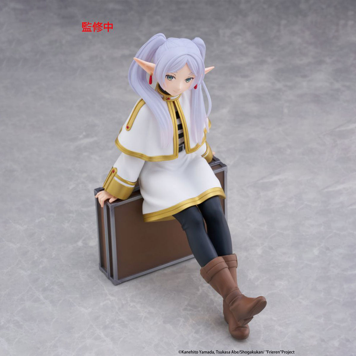 Frieren: Beyond Journey's End - Frieren Desktop Cute Figure (Trunk Case Ver.)