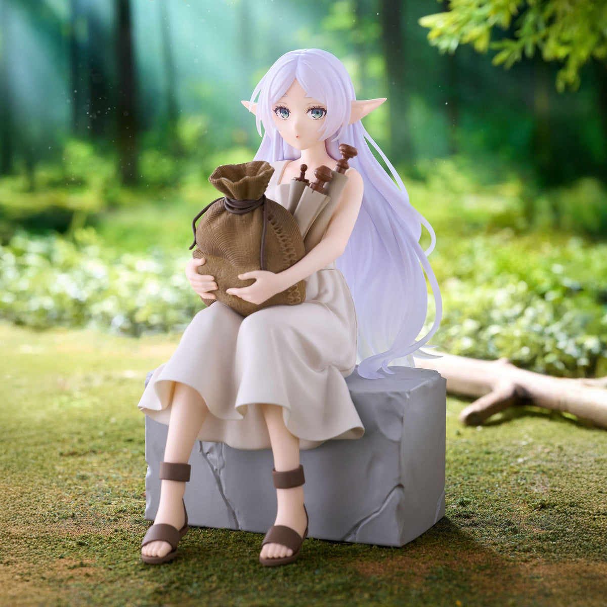 Frieren: Beyond Journey's End Frieren In Training Ver. Desktop Figure