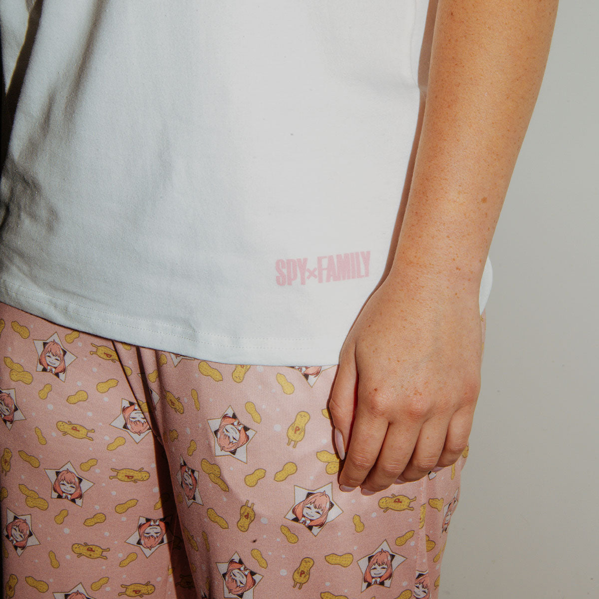 SPY x FAMILY Anya Bond Oversized Pink Raglan Tee