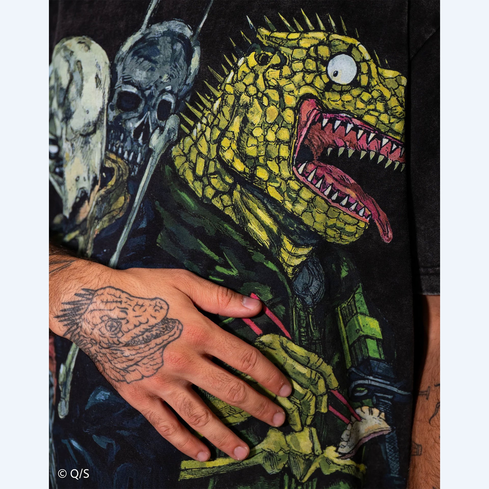 Dorohedoro Darkness Steady Hands Tee