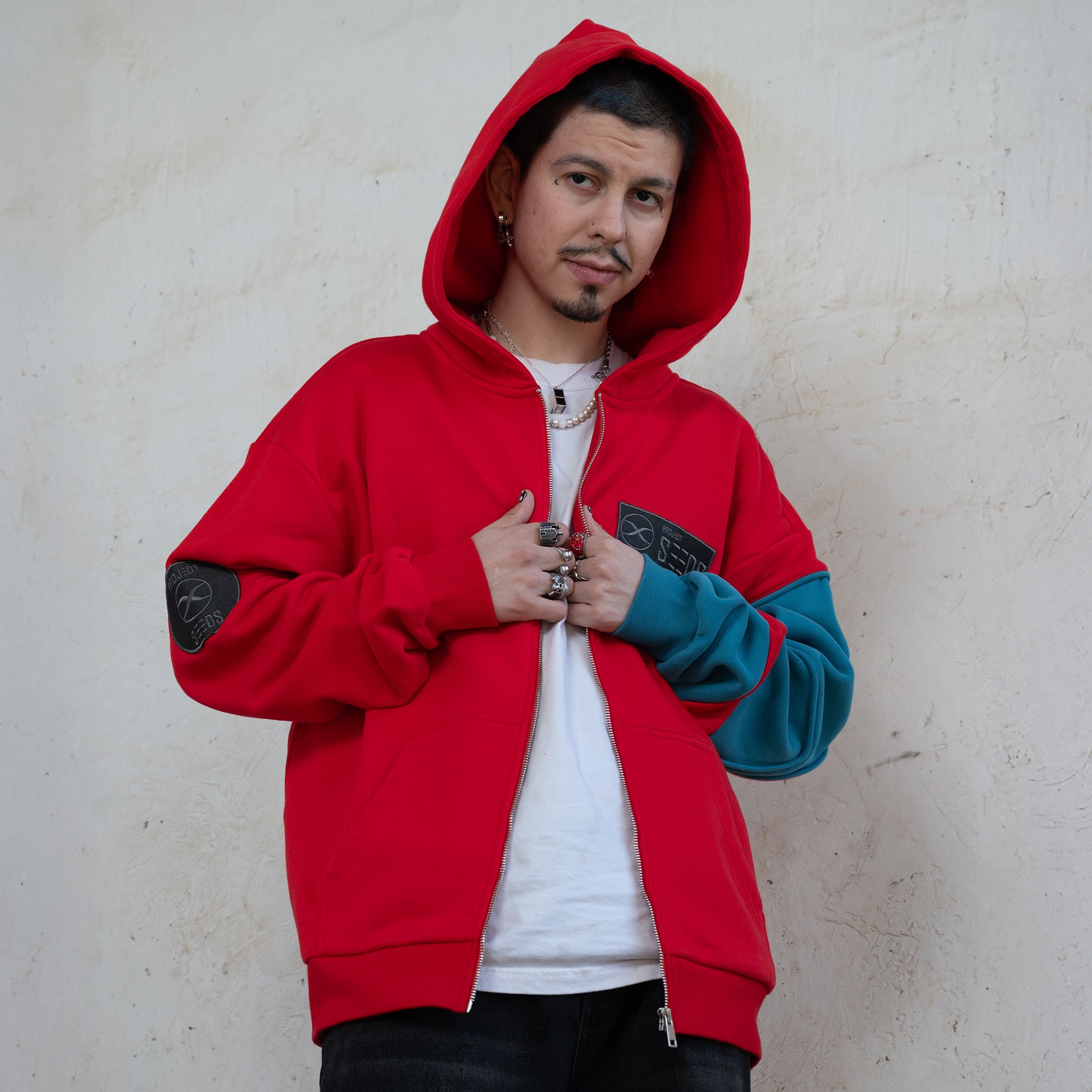 【TRIGUN STAMPEDE 】ヴァッシュ　フード付きジャケット(Mサイズ) Trigun Stampede Vash Steady Hands Hoodie – TOHO animation Store | US